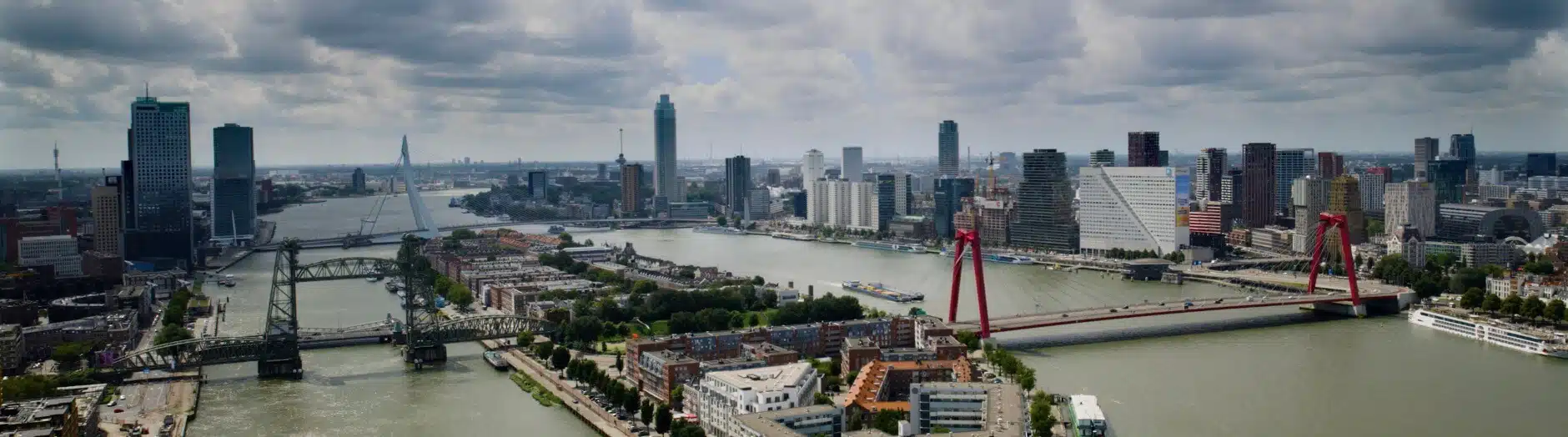 Bedrijfsfilm met drone opnames Rotterdam
